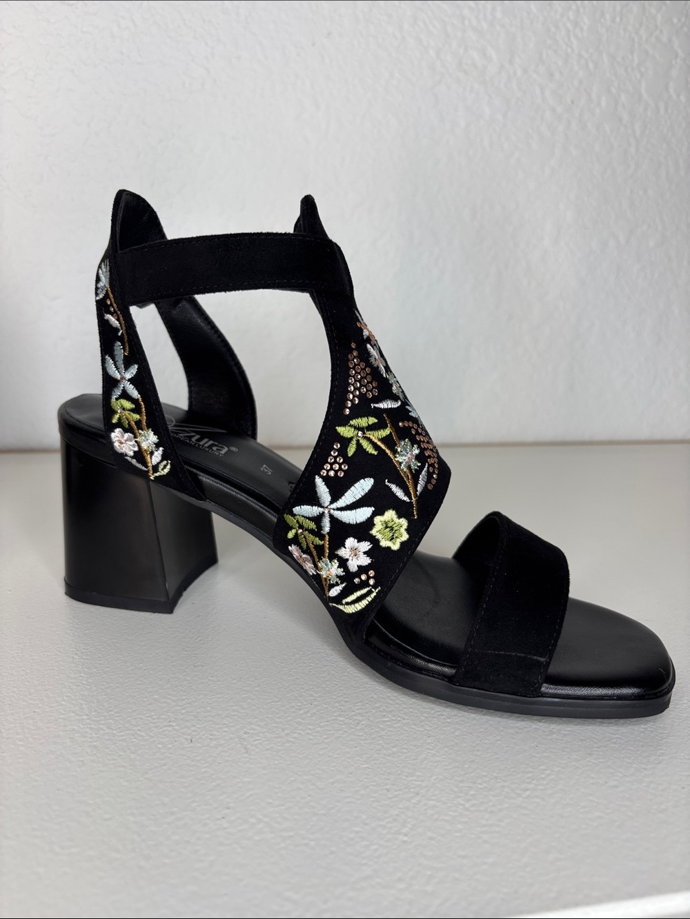 AZURA Romantic Embroidered Black Chunky Heel Sandals with Floral Detail 37/6.5 - Picture 3 of 13